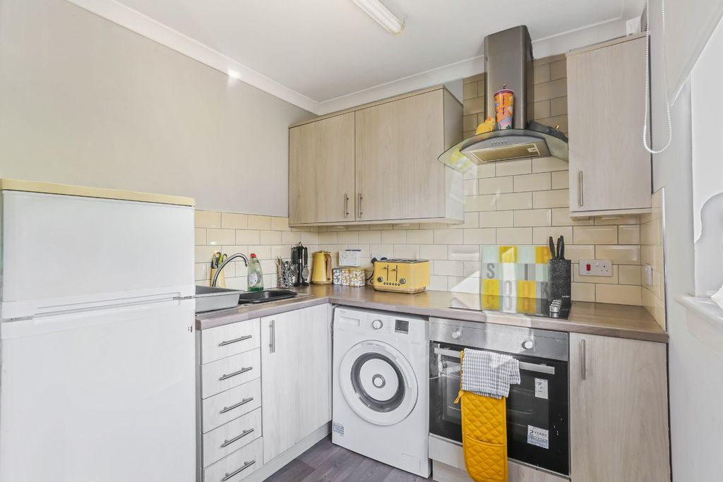 Additional image 9 of 2 bed flat for saleGlasgow Road, West Dunbartonshire, Clydebank G81