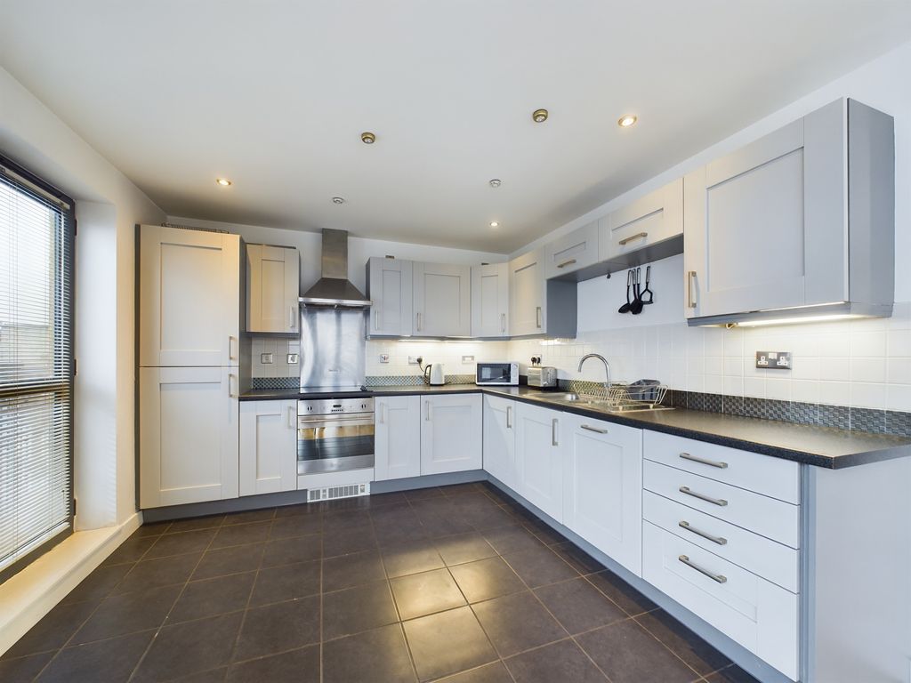 Additional image 10 of 3 bed flat for saleQueens Court, 50 Dock Street, Hull, East Riding Of Yorkshire HU1