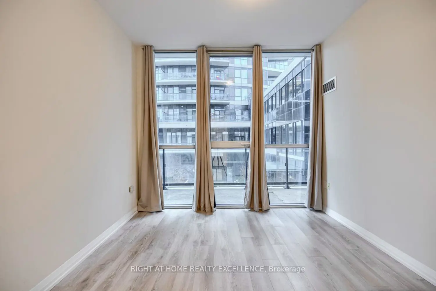 Additional image 7 of 65 Watergarden Drive 201