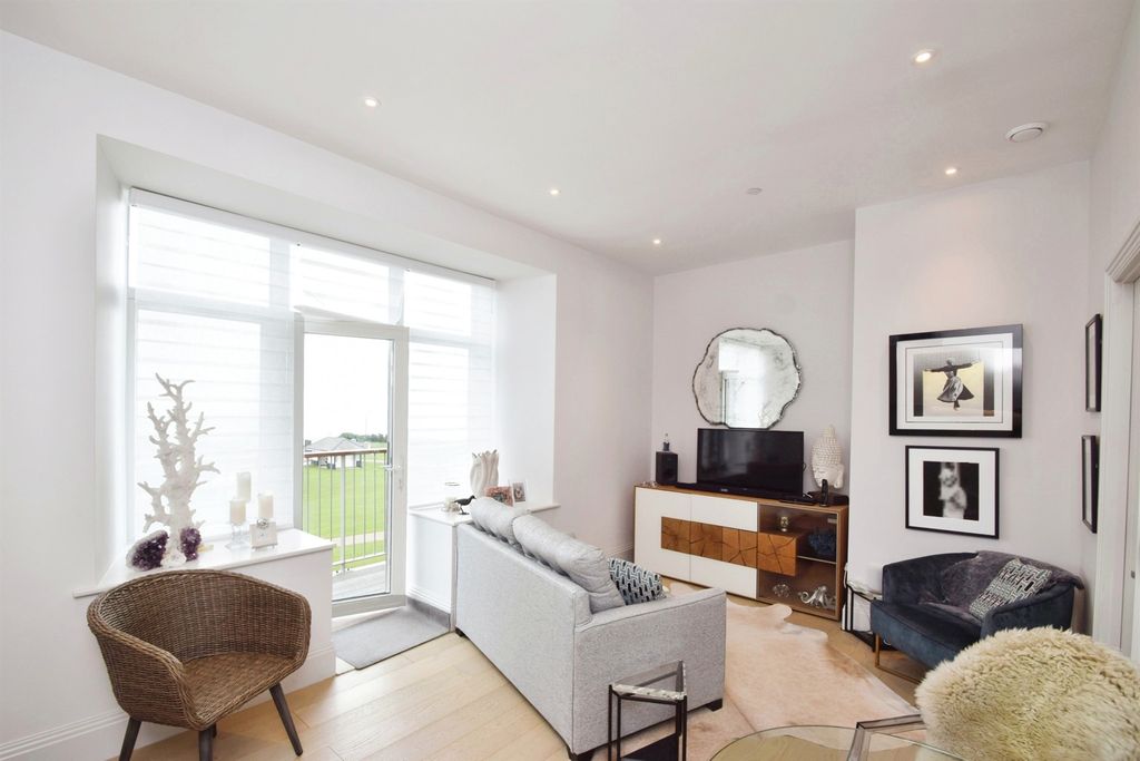 Additional image 8 of 1 bed flat for saleRest Bay, Porthcawl CF36