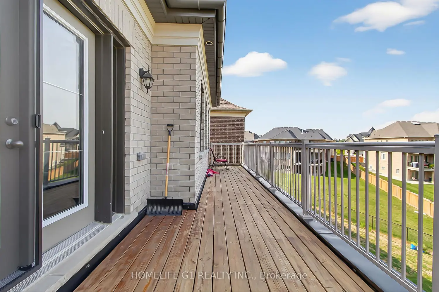 70 Appleyard Avenue photo 3