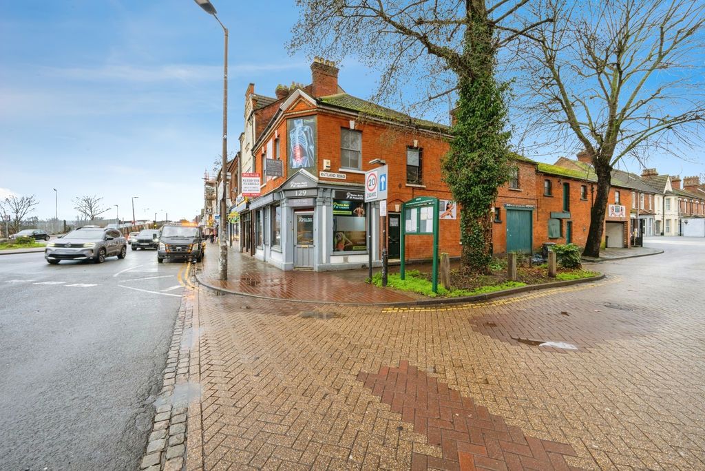 Studio for saleMidland Road, Bedford, Bedfordshire MK40