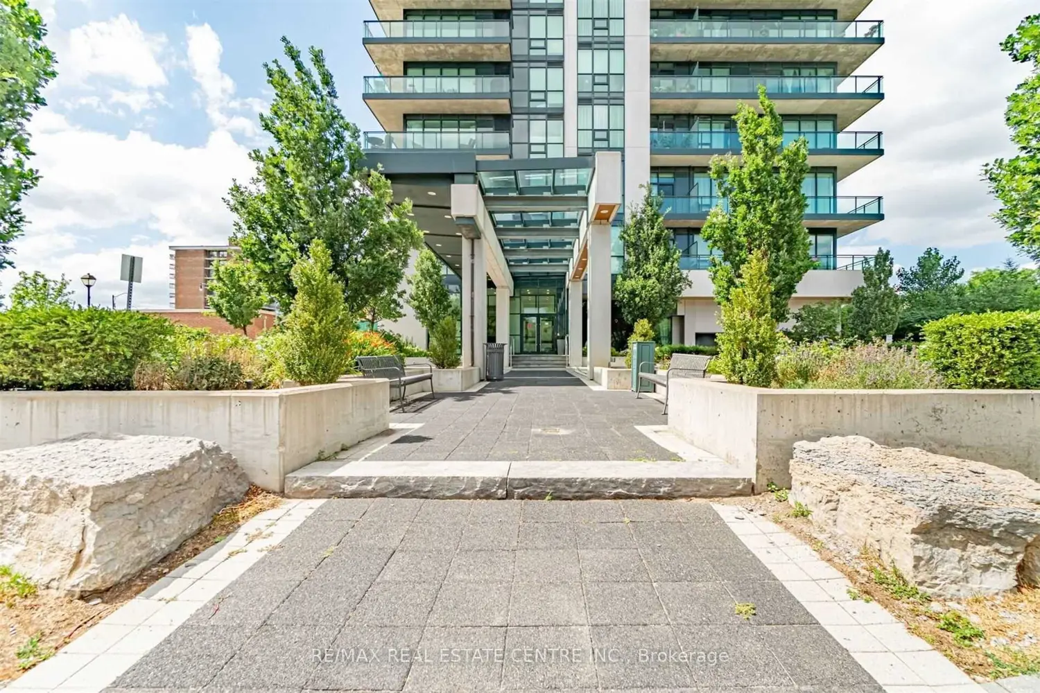 Additional image 3 of 100 John Street 1203