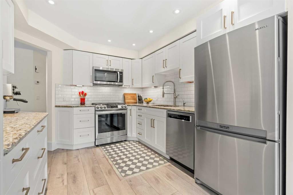 Additional image 3 of 212 Coachway Lane SW, Calgary, AB, T3H 2V9