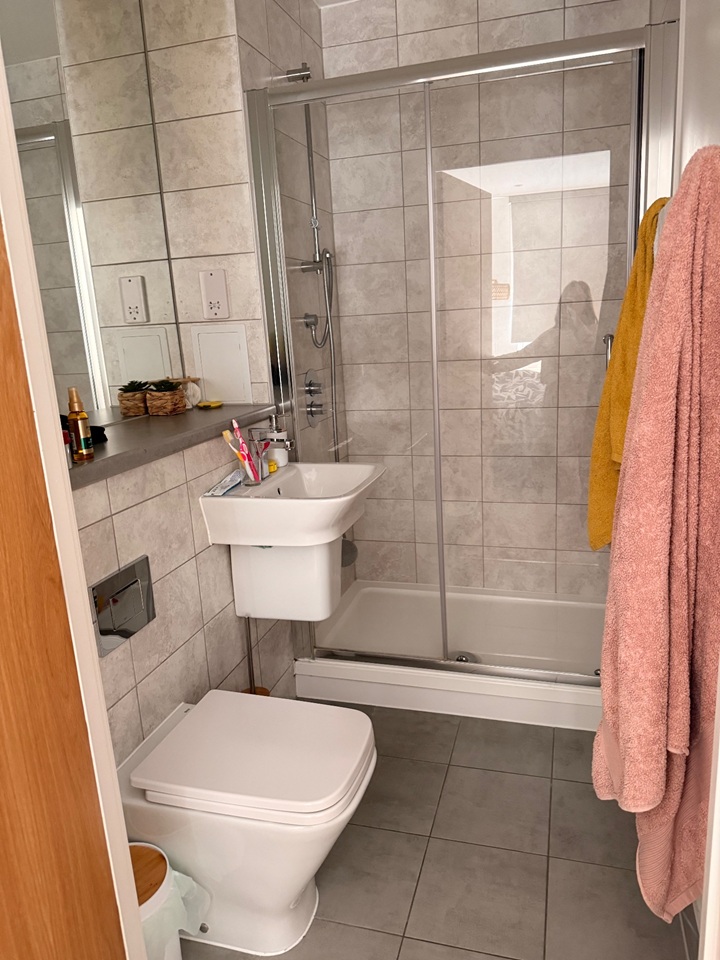 Additional image 2 of Room in a Shared Flat, Idaline Court, SE15, N1 7GU