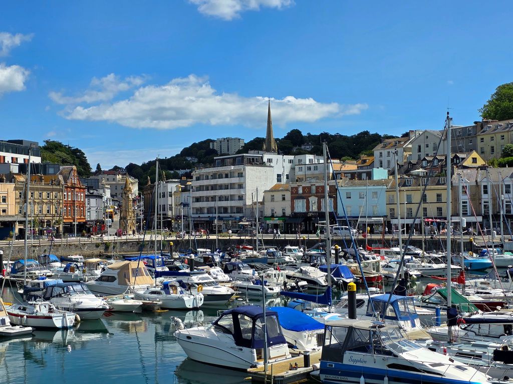 5 bed flat for saleHarbourside, Torquay TQ1 photo 2