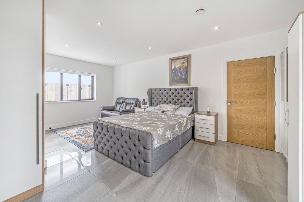 Additional image 13 of 8 bed detached house for saleGreen End Road, Kempston, Bedford MK43