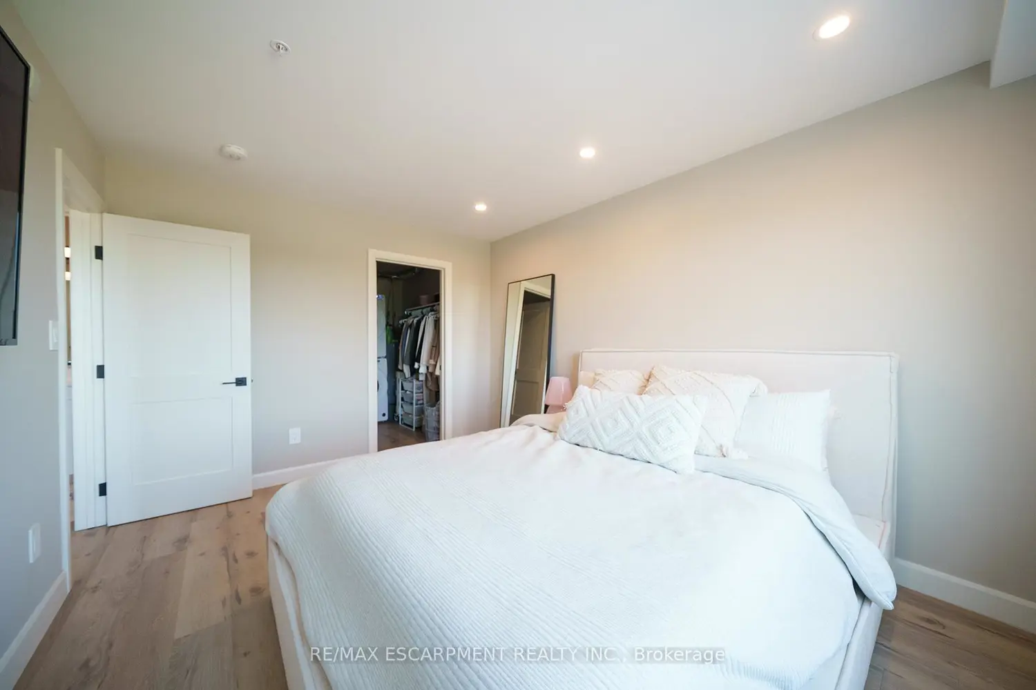 Additional image 9 of 34 Norman Street 502