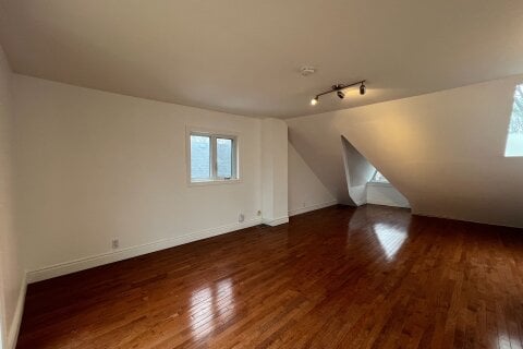 Additional image 8 of Upper-220 Pape Avenue, Toronto, ON, M4M 2V8