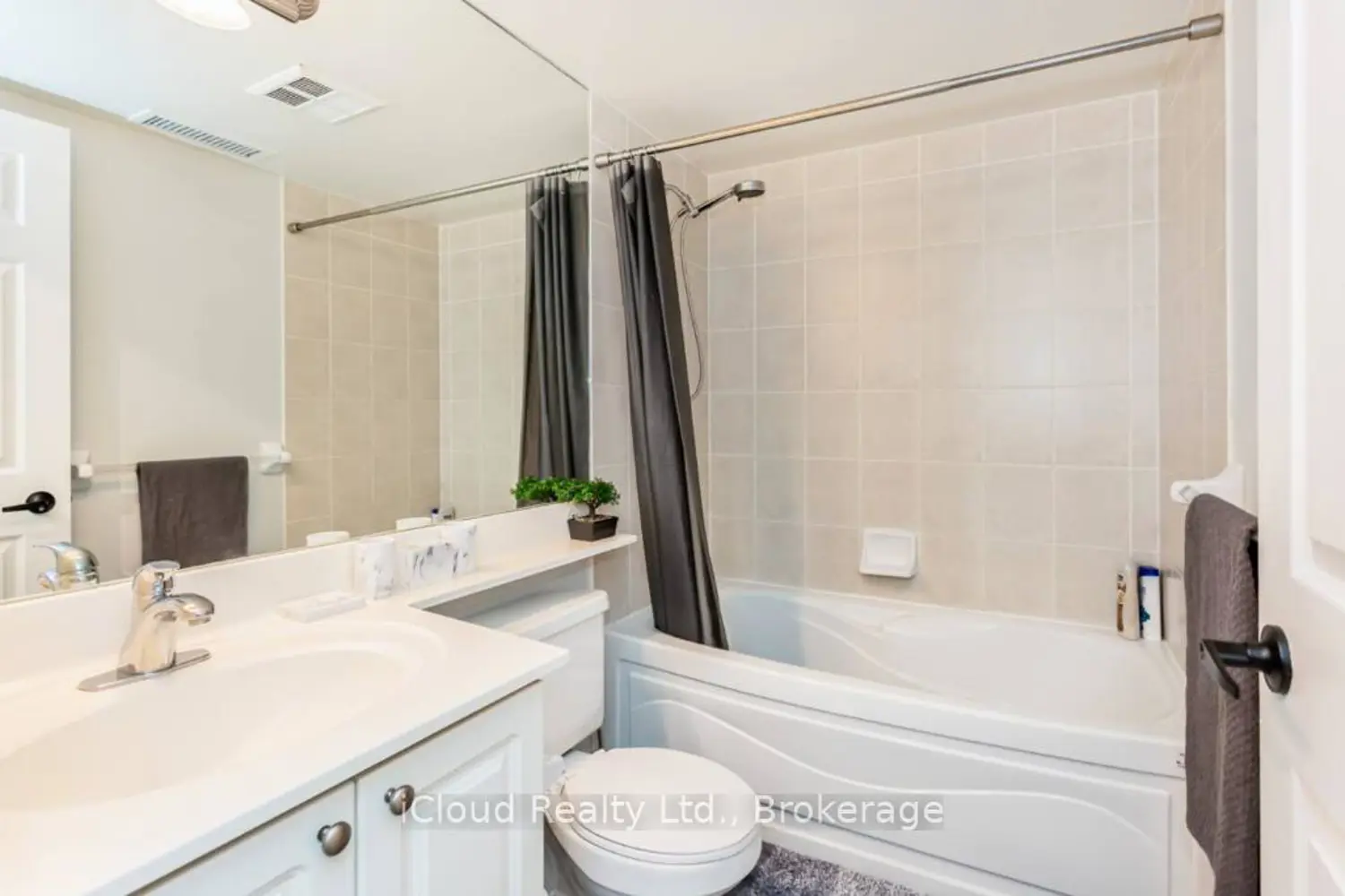 Additional image 15 of 3888 Duke Of York Boulevard 933, Mississauga