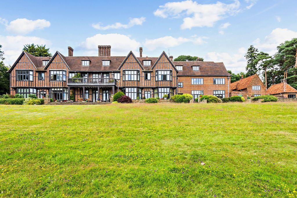 Additional image 12 of 2 bed flat for saleYattendon Court, Yattendon, Thatcham, Berkshire RG18