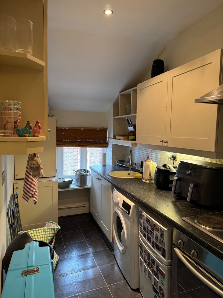 Additional image 5 of 1 Bed Flat, Marjorie Grove, SW11, N1 7GU