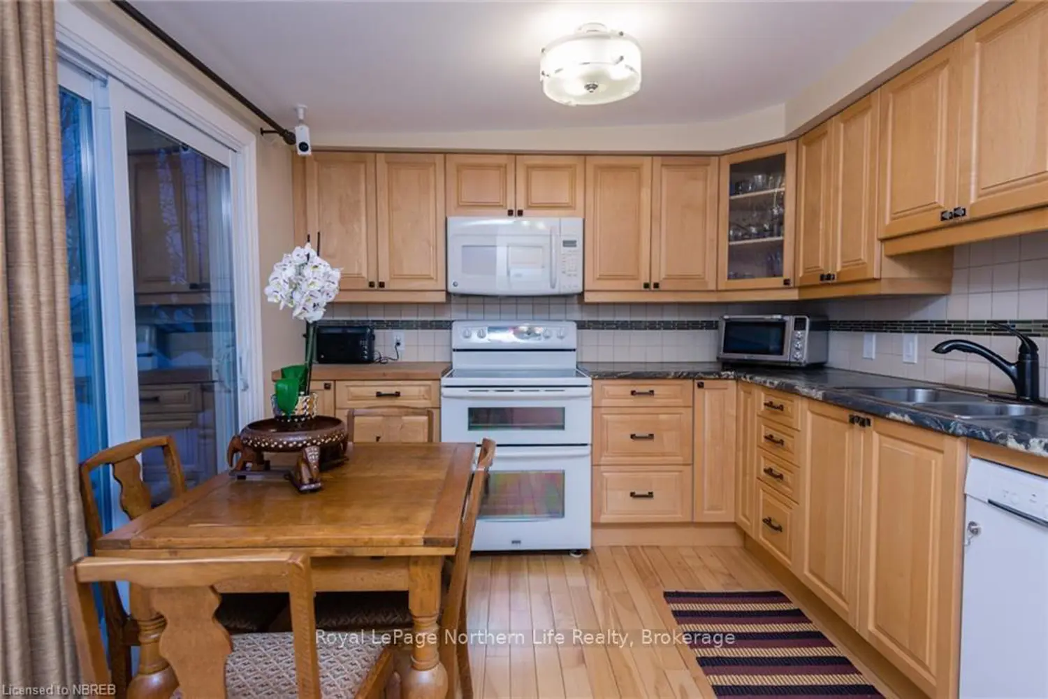 Additional image 7 of 581 Banner Avenue