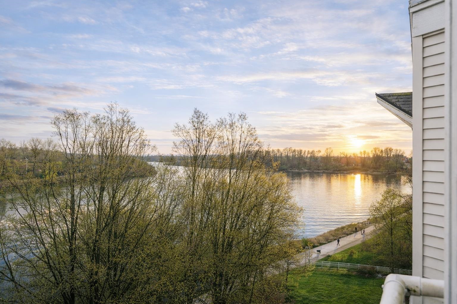 74-2733 Kent Avenue North E, Vancouver, BC, V5S 3T9