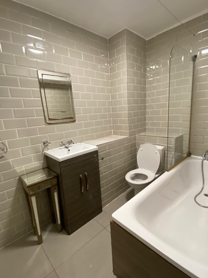 Additional image 5 of 3 Bed Flat, Acre Lane, SW2, N1 7GU