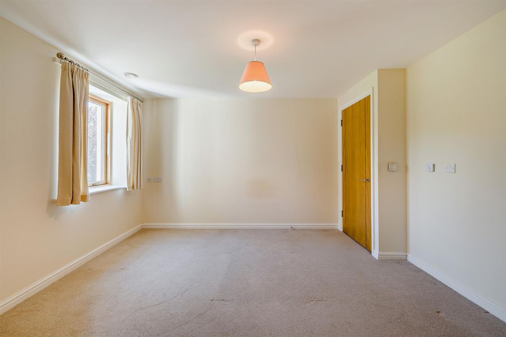 Additional image 8 of 2 bed flat for saleEllisfields Court, Mount Street, Taunton TA1