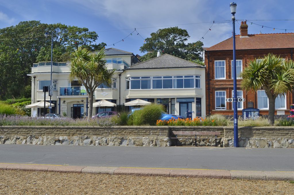 Additional image 11 of 2 bed flat for saleUndercliff Road West, Felixstowe IP11