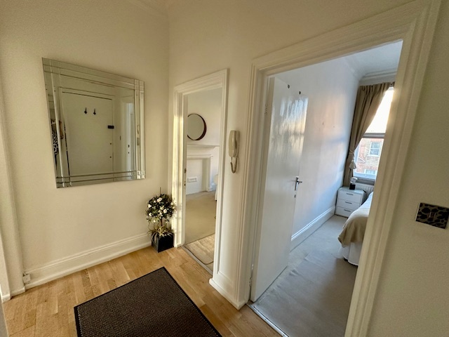 Additional image 9 of 2 Bed Flat, Warwick Road, SW5, N1 7GU