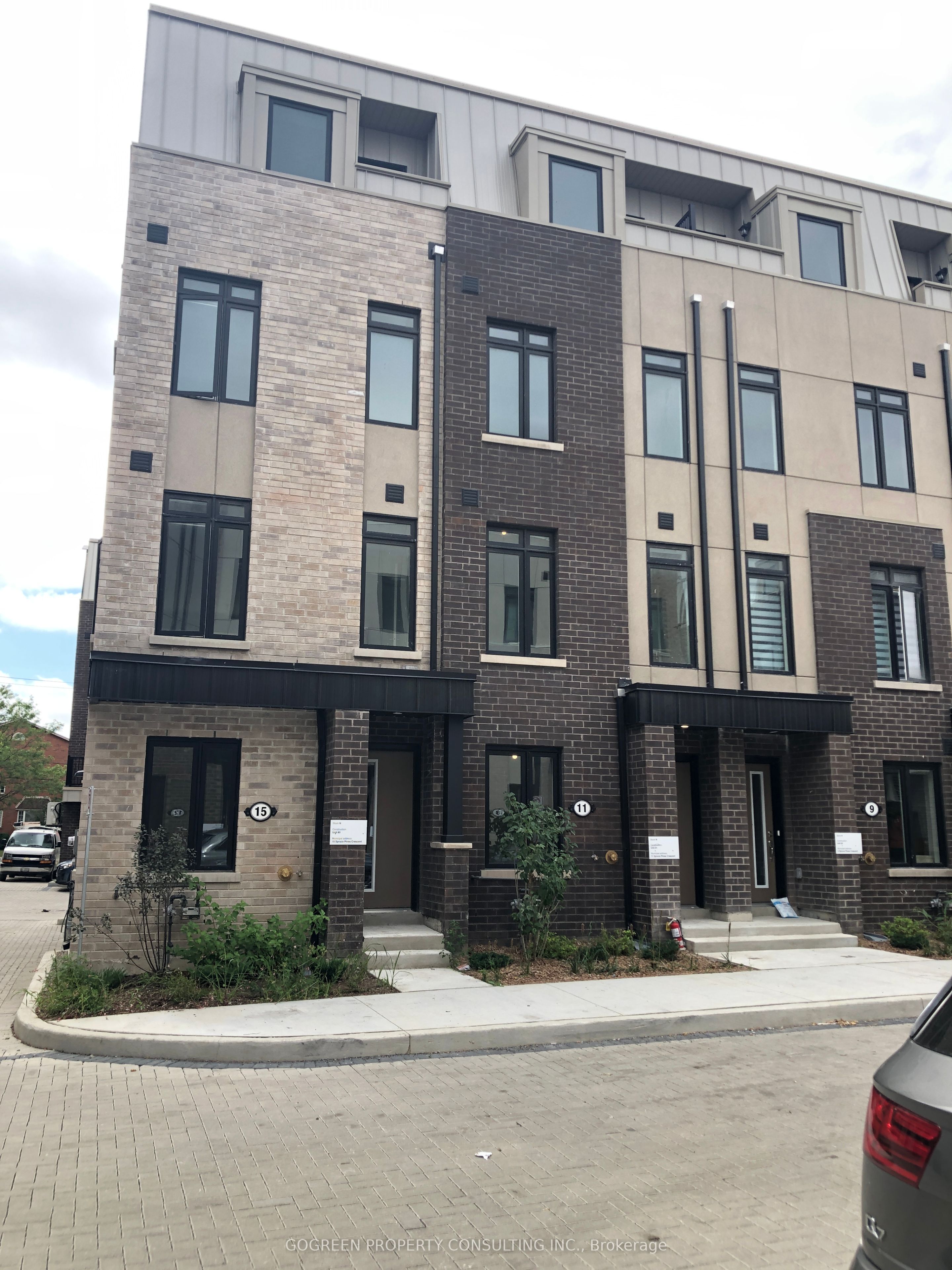 11 Spruce Pines Crescent, Toronto, ON, M4A 1C5