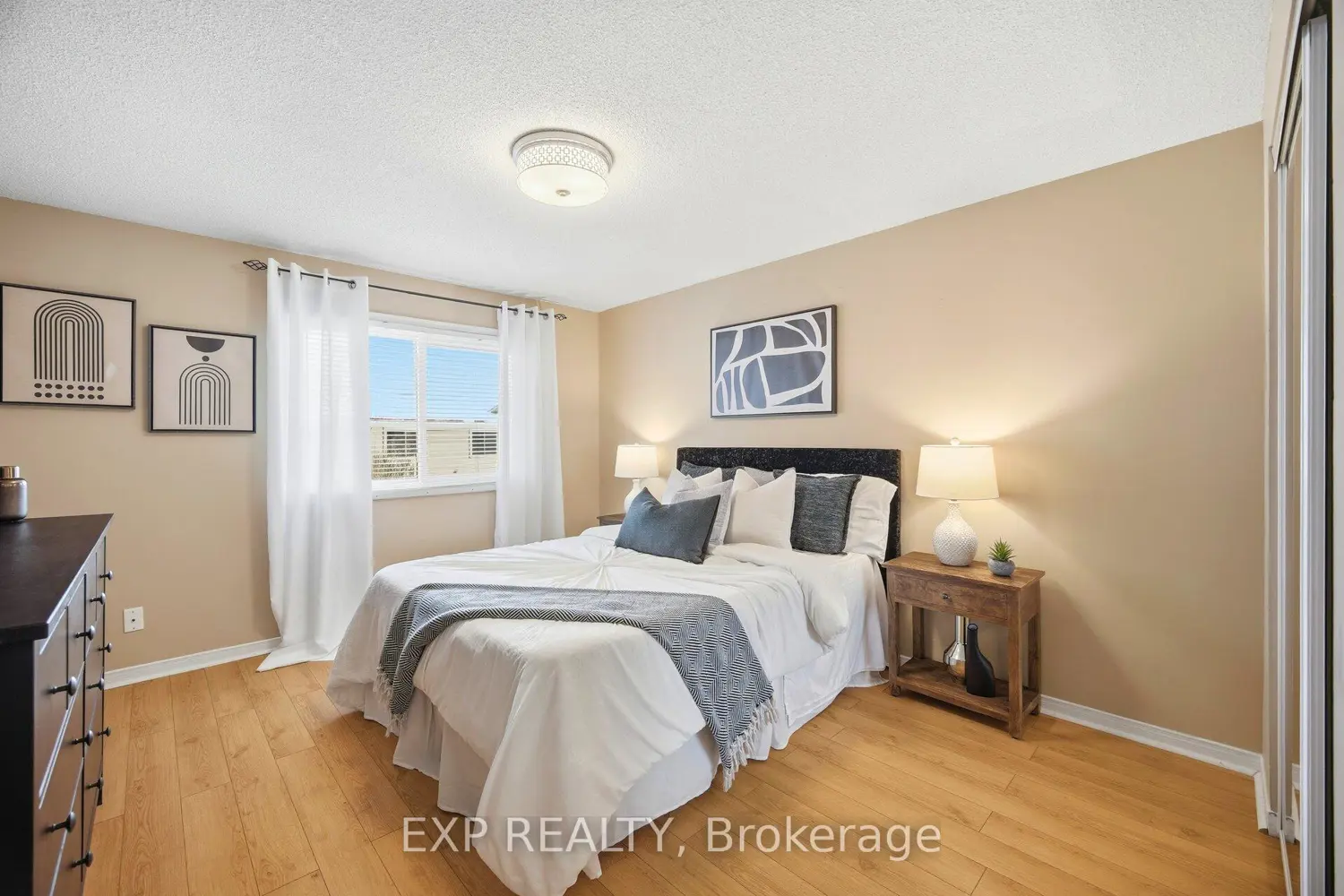 Additional image 12 of 7 Ferri Crescent