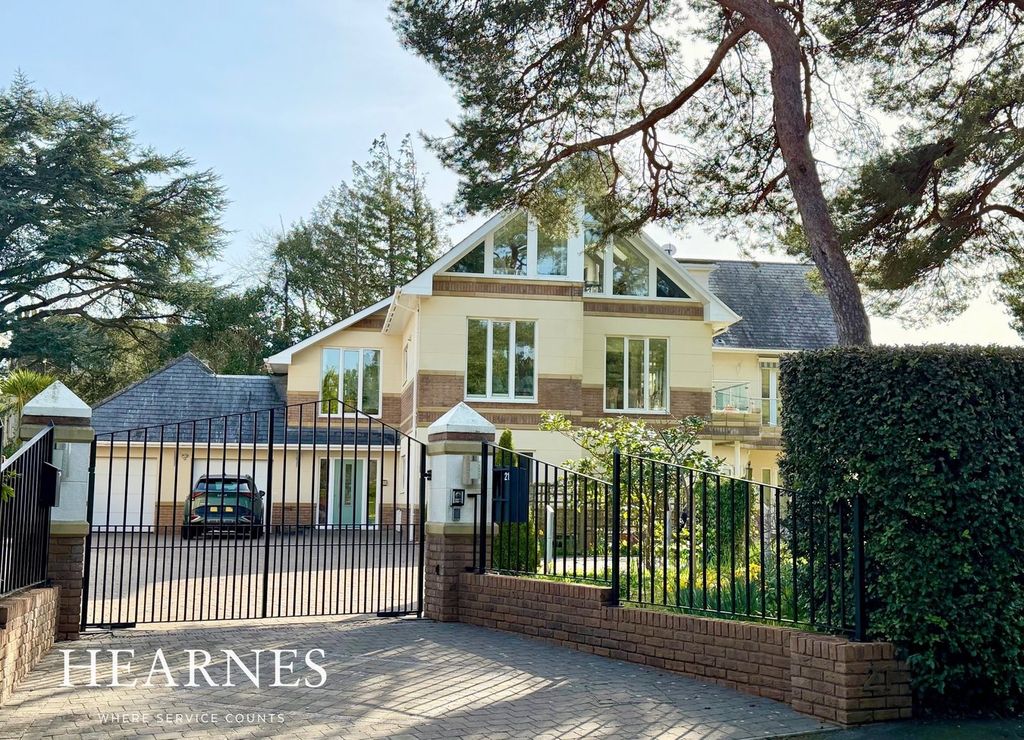 3 bed flat for saleNairn Road, Canford Cliffs, Poole BH13