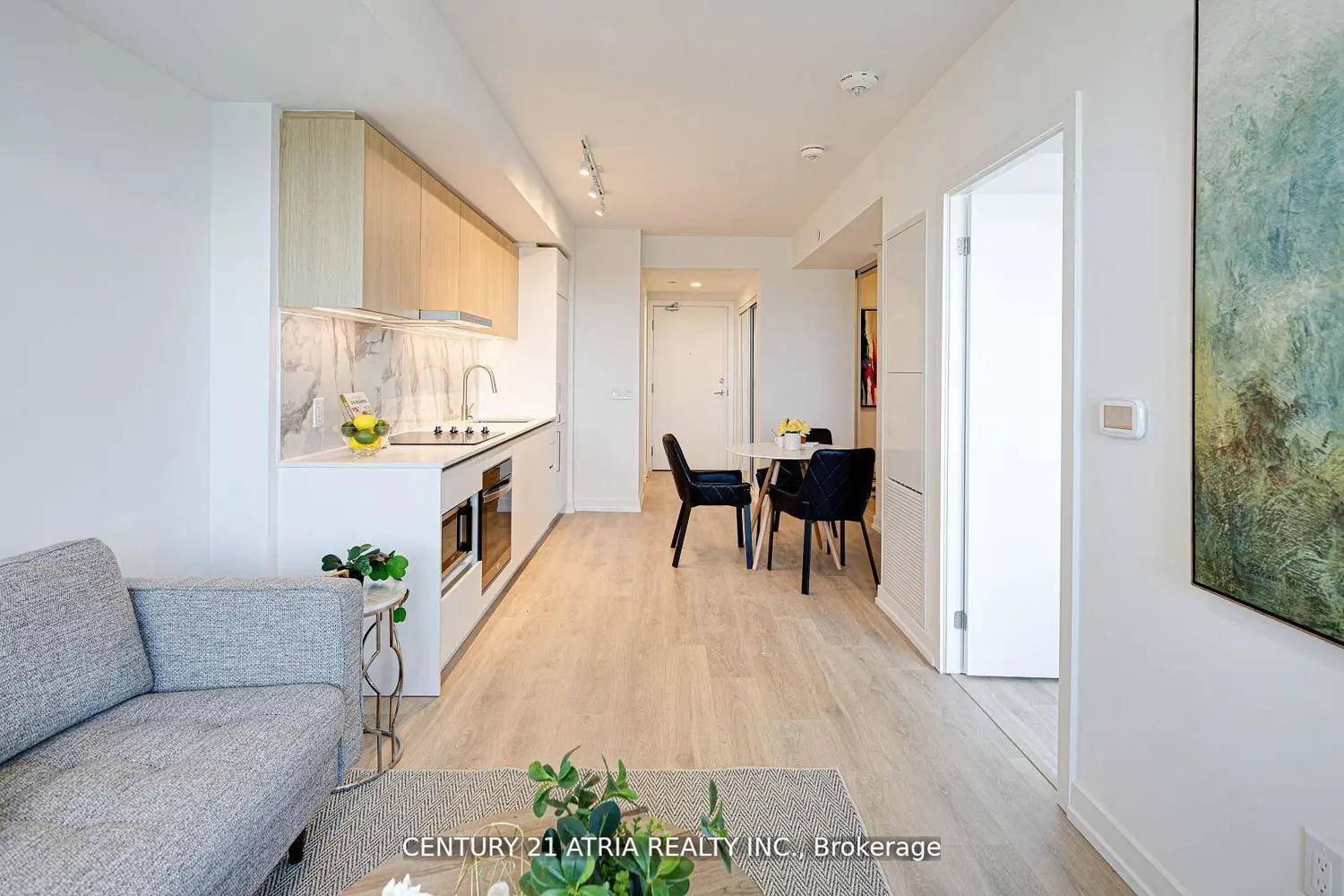 1100 Sheppard Avenue 822