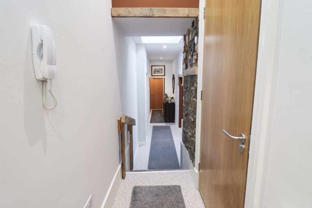 Additional image 3 of 2 bed flat for saleFlat A, 133 King Street, Castle Douglas DG7