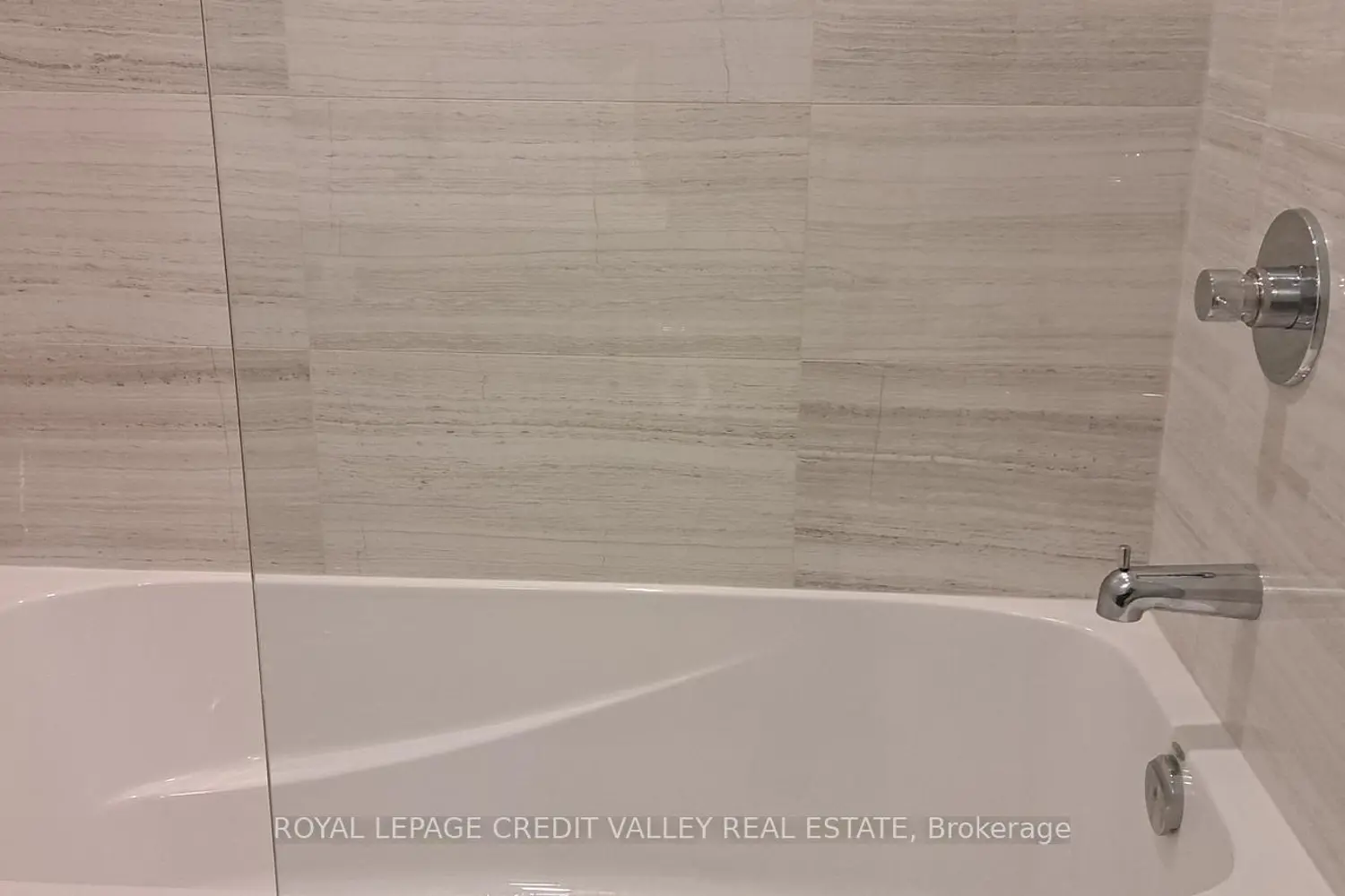 Additional image 15 of 225 Commerce Street 6210