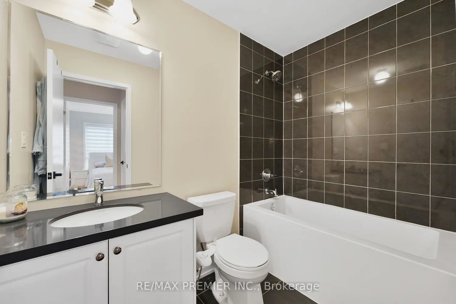 Additional image 12 of 12 Heathrow Lane