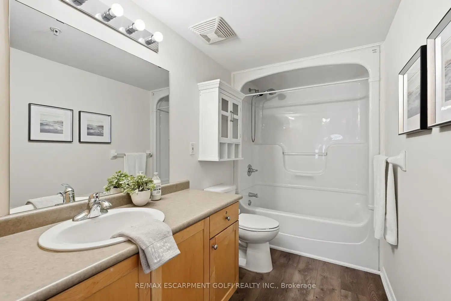 Additional image 14 of 2035 Appleby Line 411