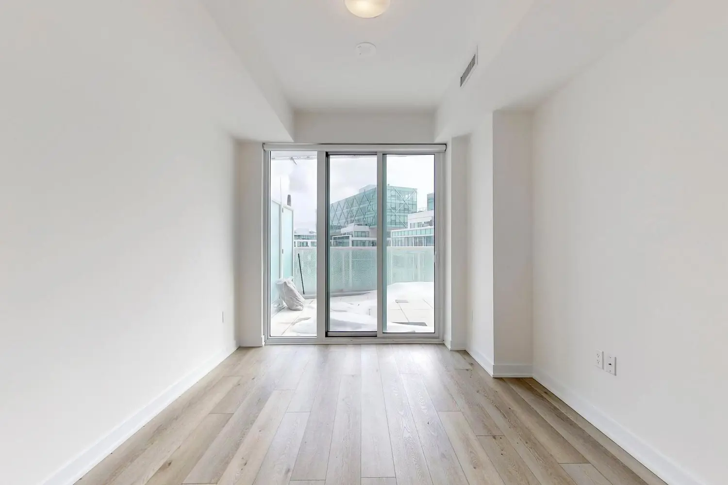 Additional image 16 of 15 Queens Quay 1002