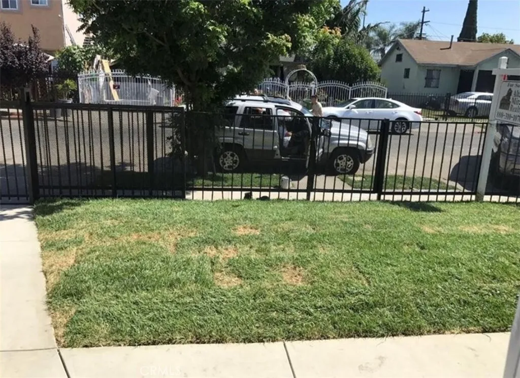 Additional image 17 of 221 W 85th St, Los Angeles, CA 90003