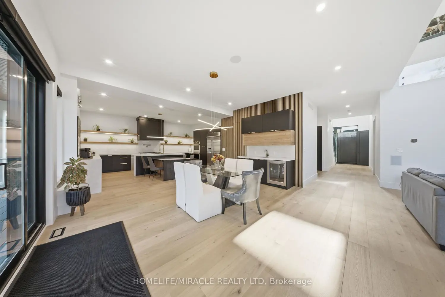 Additional image 5 of 1653 Glenburnie Road