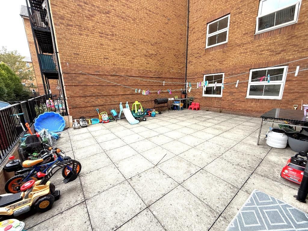 Additional image 7 of 2 bed flat for saleHolly Street, South Luton, Luton, Bedfordshire LU1