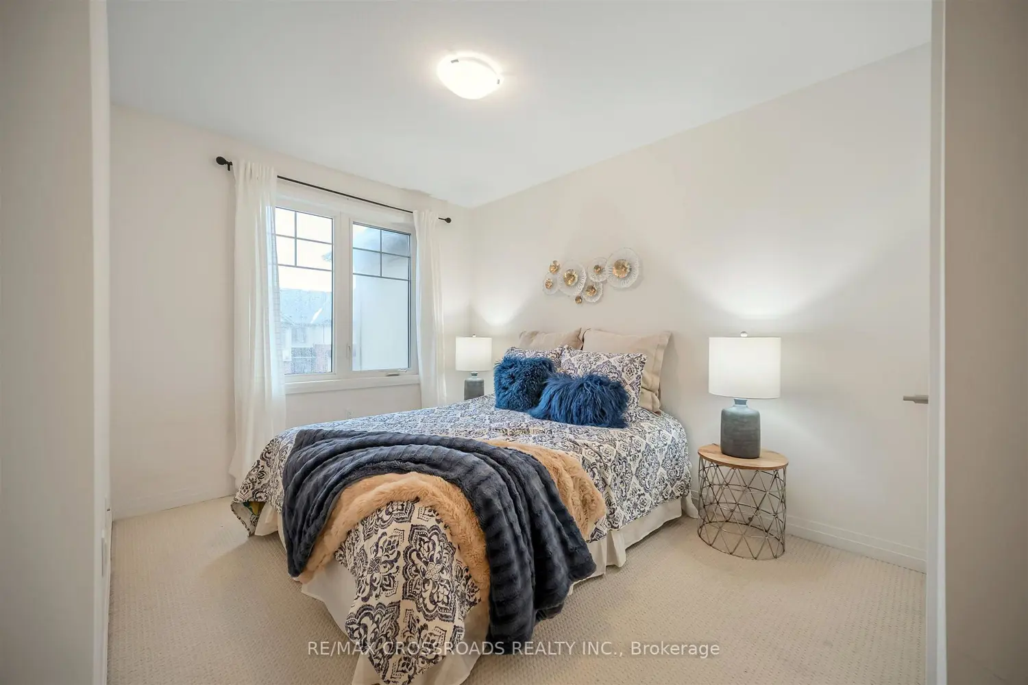 Additional image 11 of 4 Near Lane