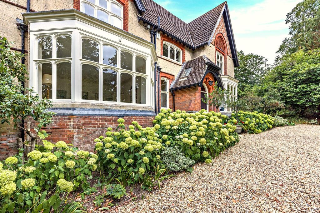 Additional image 31 of 6 bed detached house for saleDonnington, Newbury, Berkshire RG14
