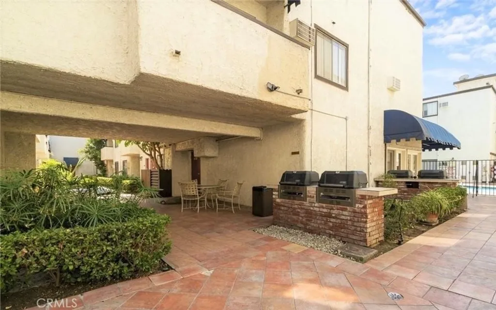 Additional image 3 of 18530 Hatteras Street Unit 218, Tarzana, CA 91356