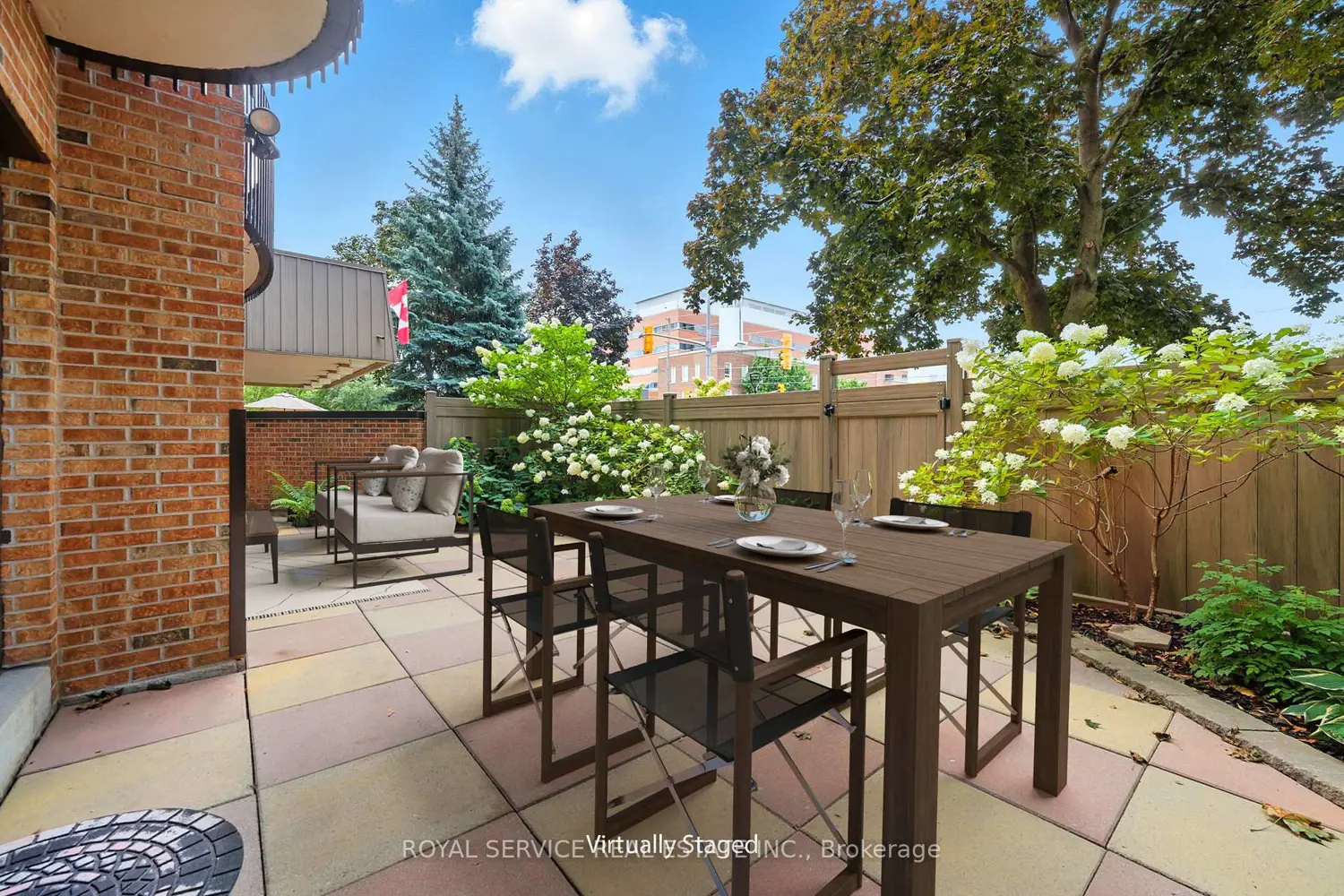 Additional image 16 of 337 Simcoe Street 101