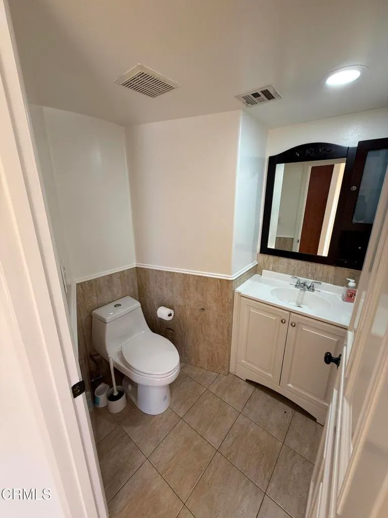 Additional image 46 of 7011 N Liberty Drive, Los Angeles, CA 91405