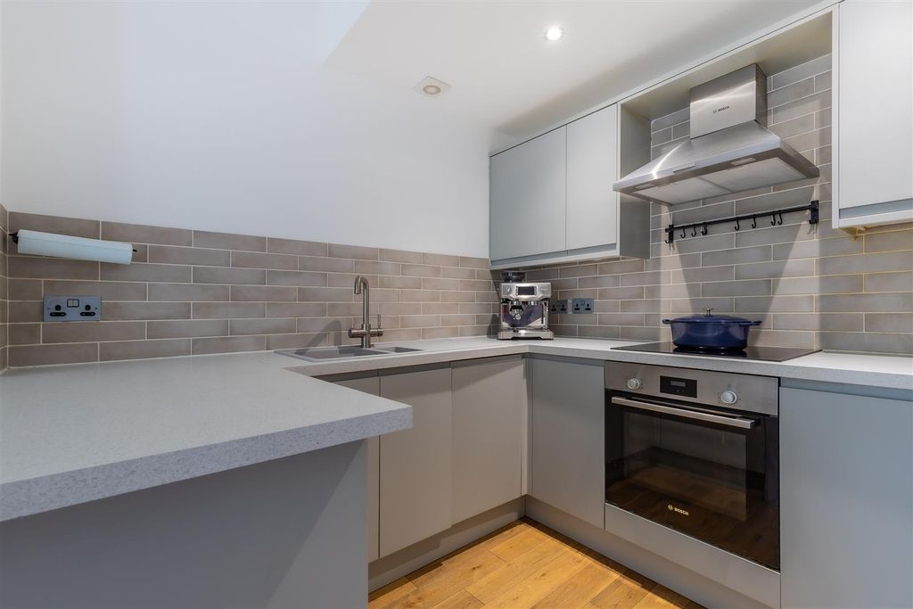 2 bed flat for saleMarlborough Road, Penylan CF23 photo 3