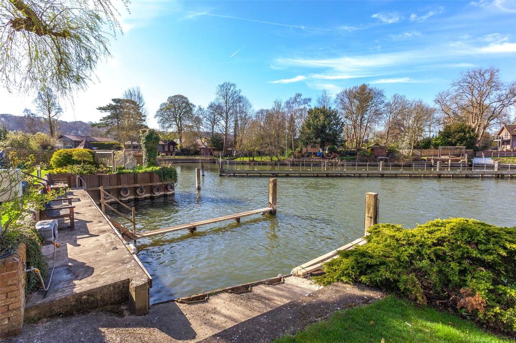 Additional image 10 of 3 bed flat for saleMillbank, Mill Road, Marlow, Buckinghamshire SL7