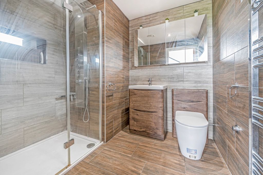 Additional image 18 of 8 bed detached house for saleGreen End Road, Kempston, Bedford MK43