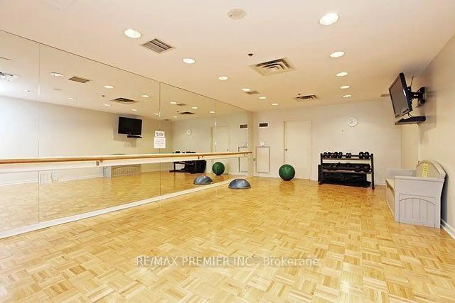 Additional image 12 of 33 Elm Drive 612