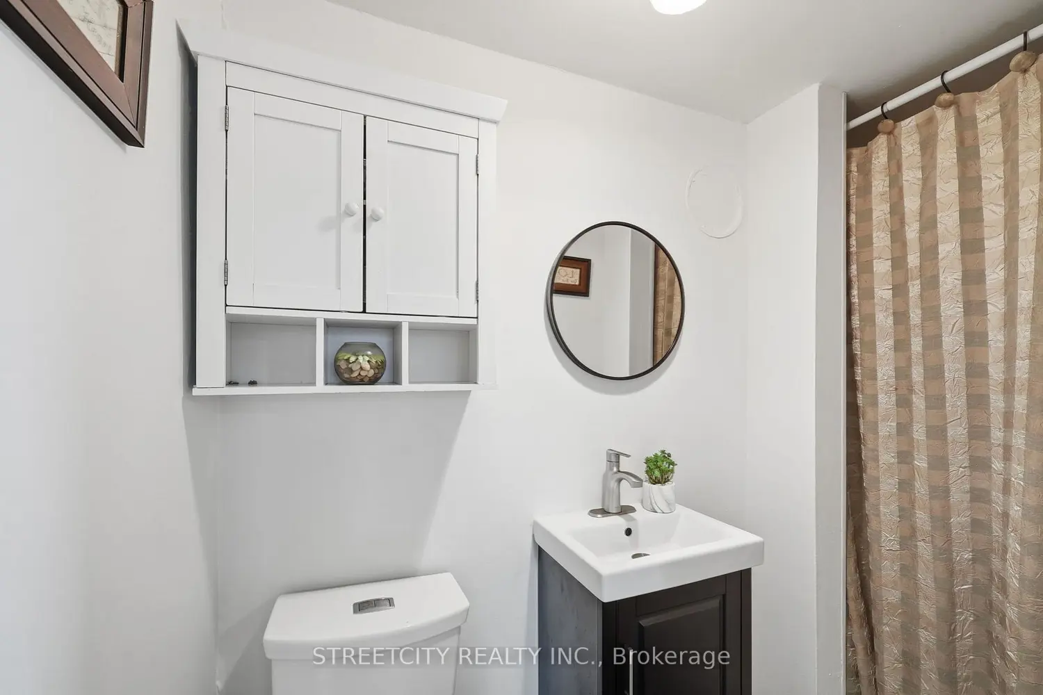 Additional image 10 of 8 Bellevue Avenue