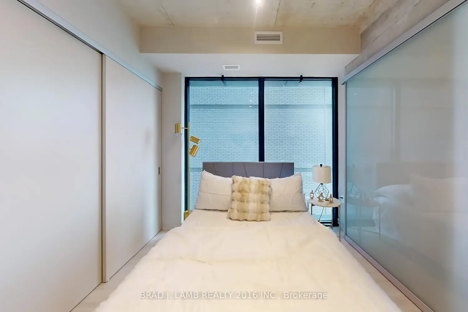 Additional image 4 of 195 Mccaul Street 518