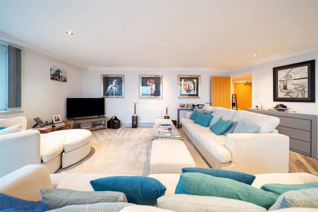 Additional image 2 of 2 bed flat for salePatteson Road, Ipswich IP3