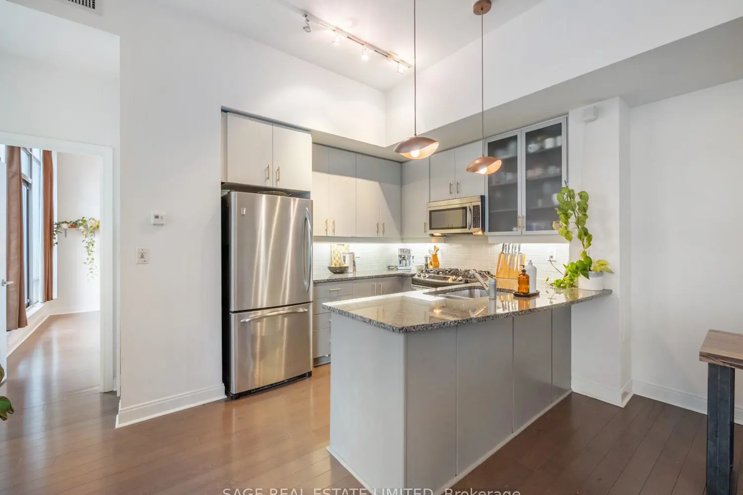 Additional image 5 of 21 Scollard Street 608