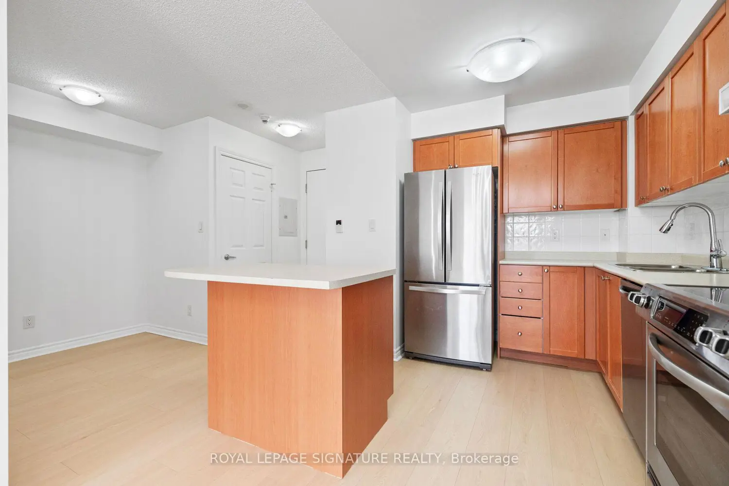 Additional image 3 of 3880 Duke Of York Boulevard 1508