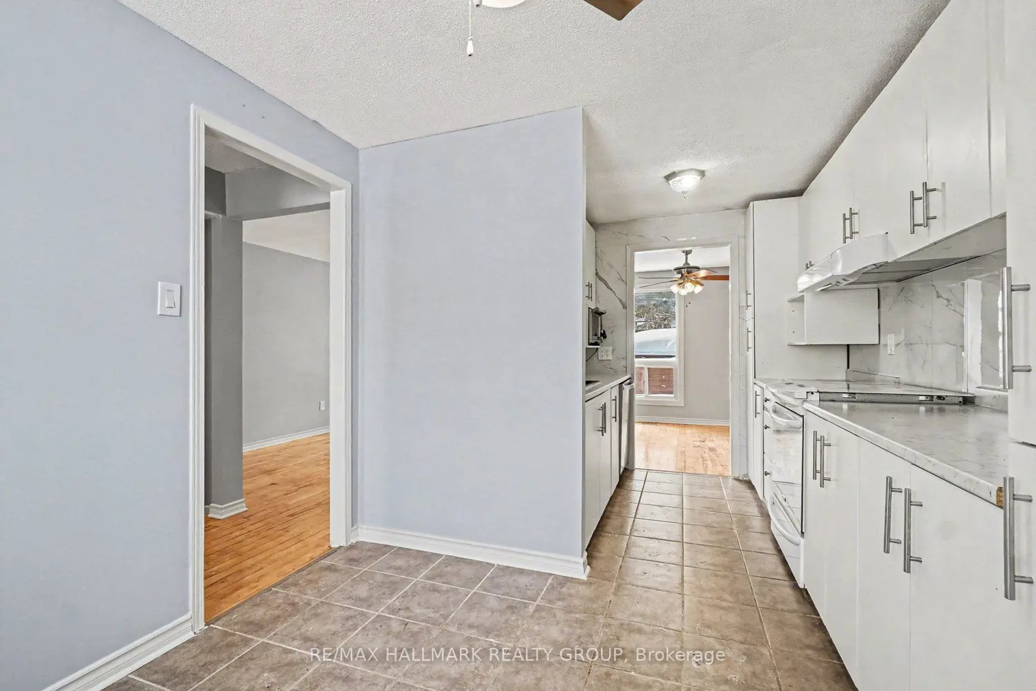 Additional image 13 of 7846 Jeanne D'arc Boulevard 55