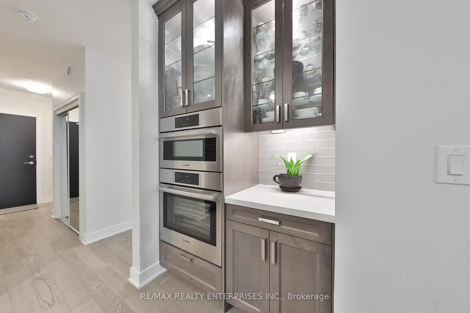 Additional image 8 of 1575 Lakeshore Road Gr17